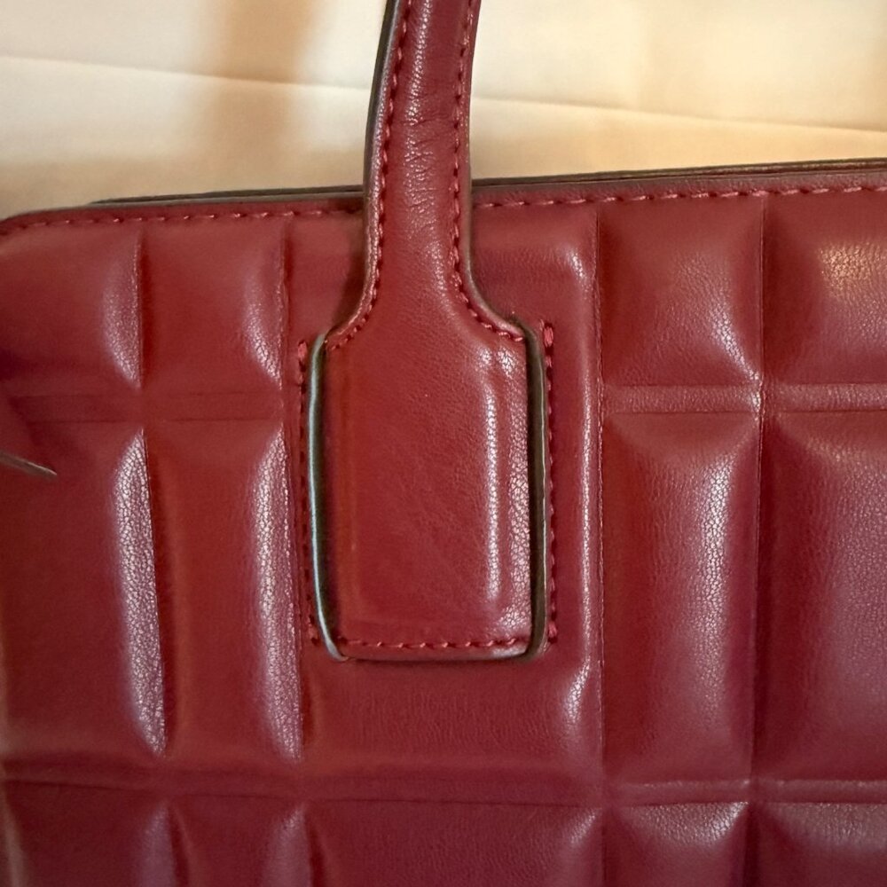 Calvin Klein Noa Quilted Vegan leather Burgandy Tote Bag - Picture 7 of 13